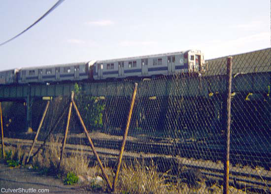 Train on Culver Shuttle Ramp