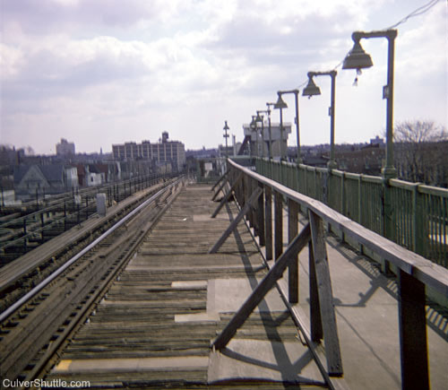 Fort Hamilton Parkway station looking east